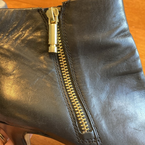 Banana Republic Womens Size 7.5 Black Leather Heeled Booties Gold Side Zipper - Picture 11 of 15